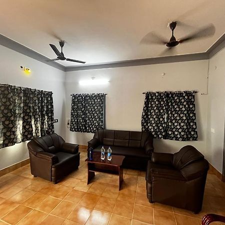 Madura Homestay - Gorgeous Home With 2Bhk 5 Minutes From Nh44 Madurai Exterior foto